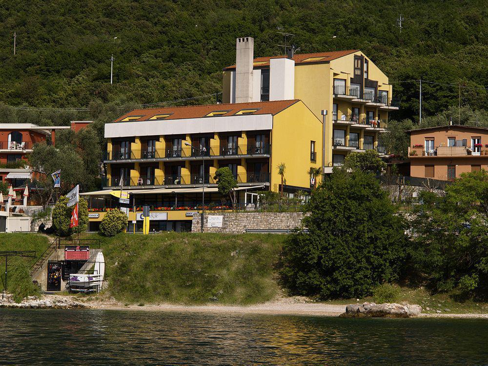 Hotel Sole Malcesine Bagian luar foto